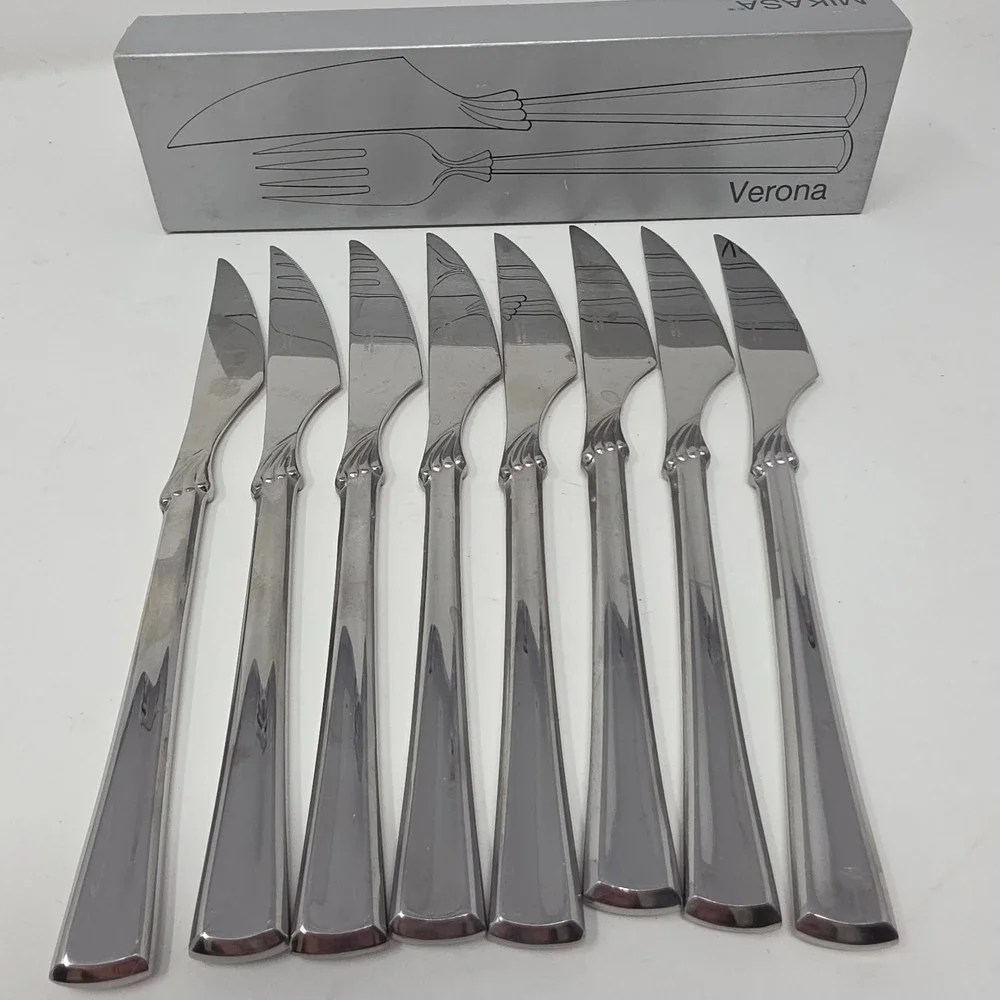 Mikasa Verona Steak Knives Set of 8 Silver 18/10 Stainless Steel Serrated Japan